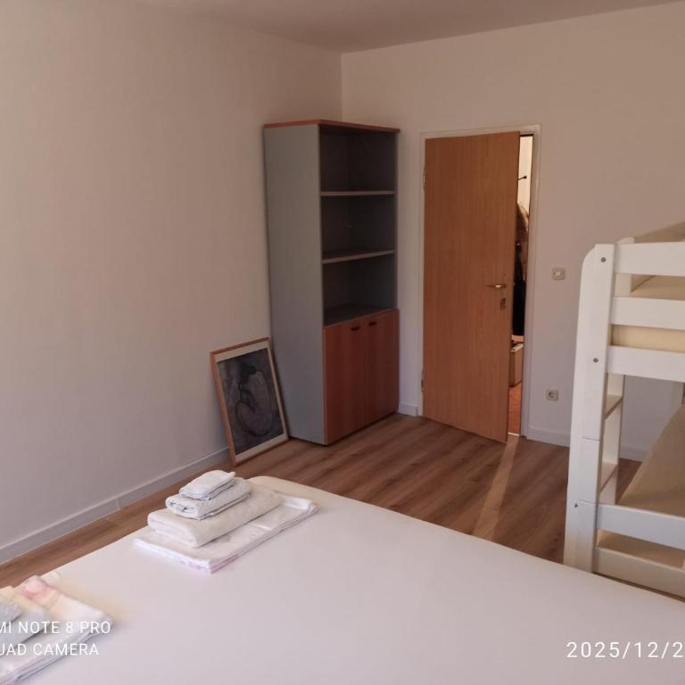 Urban Four Apartment, private Parking - Apartman sa 1 Spavaćom Sobom, Balkonom i Pogledom na Grad - 14