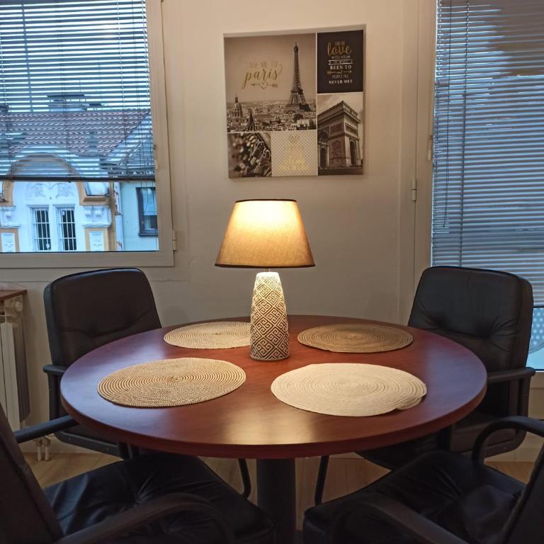 Urban Four Apartment, private Parking - Apartman sa 1 Spavaćom Sobom, Balkonom i Pogledom na Grad - 16