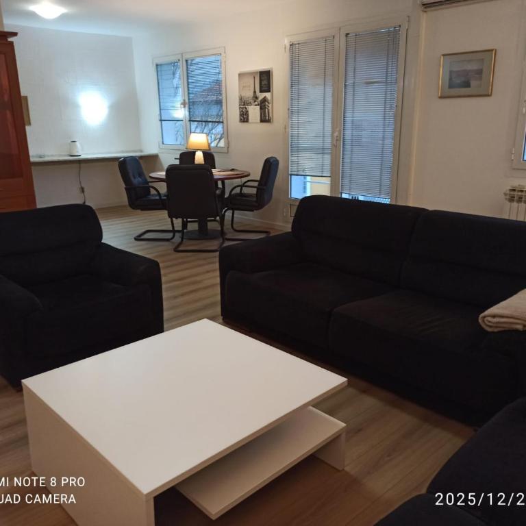 Urban Four Apartment, private Parking - Apartman sa 1 Spavaćom Sobom, Balkonom i Pogledom na Grad - 18