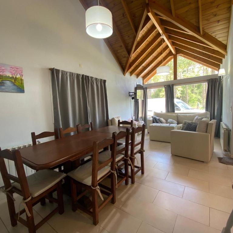 Hermosa Casa en Pinamar Norte, 3 cuadras de la playa - Casa de 3 dormitorios - 10