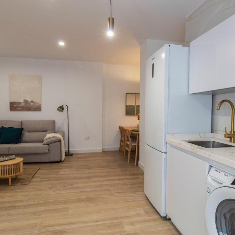 Nuevo y Acogedor Piso junto a Santa Justa y Aeropuerto 3 - Two-Bedroom Superior Apartment - 4