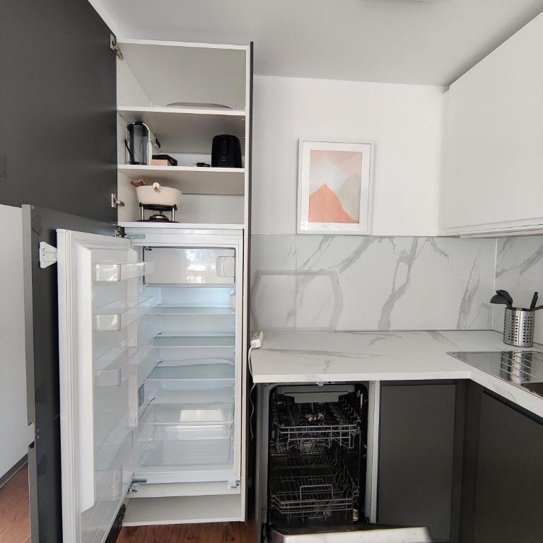 Big studio, just renovated, great views, with free parking - Apartamento de 1 dormitorio - 14