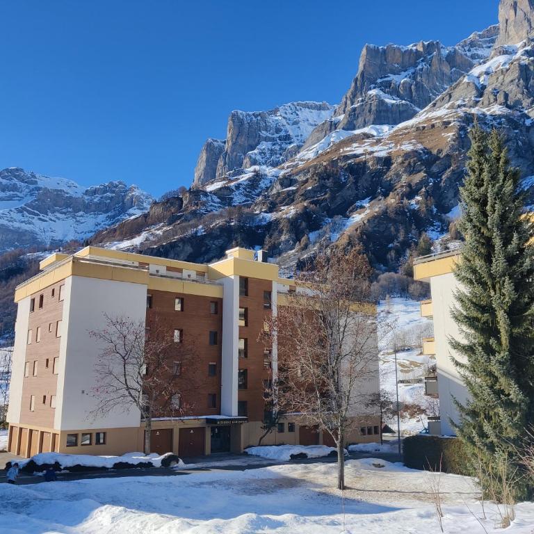 Big studio, just renovated, great views, with free parking - Apartamento de 1 dormitorio - 11