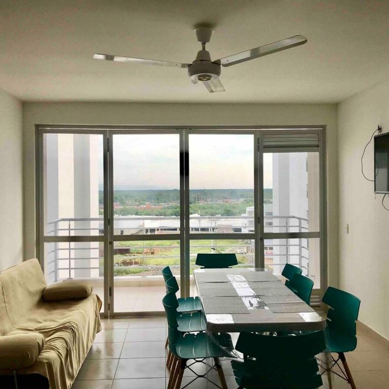 Apto con balcón con vista verde y 4 piscinas - Apartamento de 3 dormitorios - 9