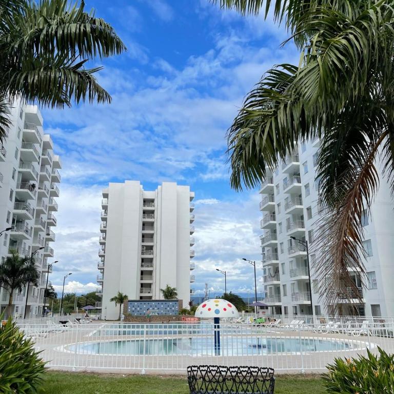 Apto con balcón con vista verde y 4 piscinas - Apartamento de 3 dormitorios - 14