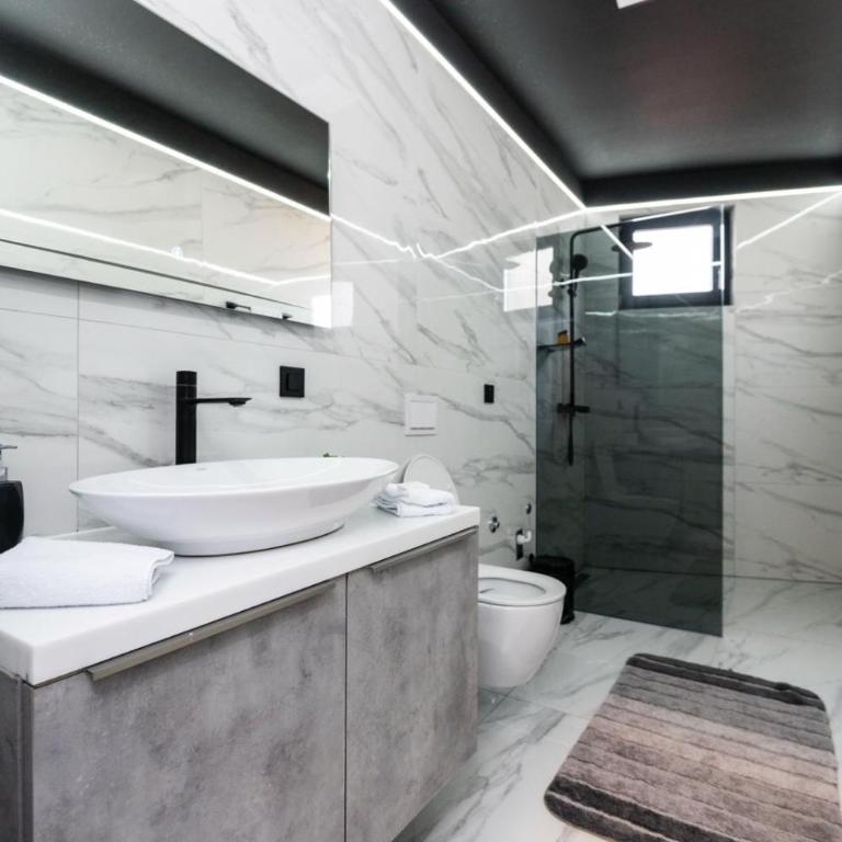 Crystal Apartments Old Town Sarajevo - One-Bedroom Premium Apartment - 11