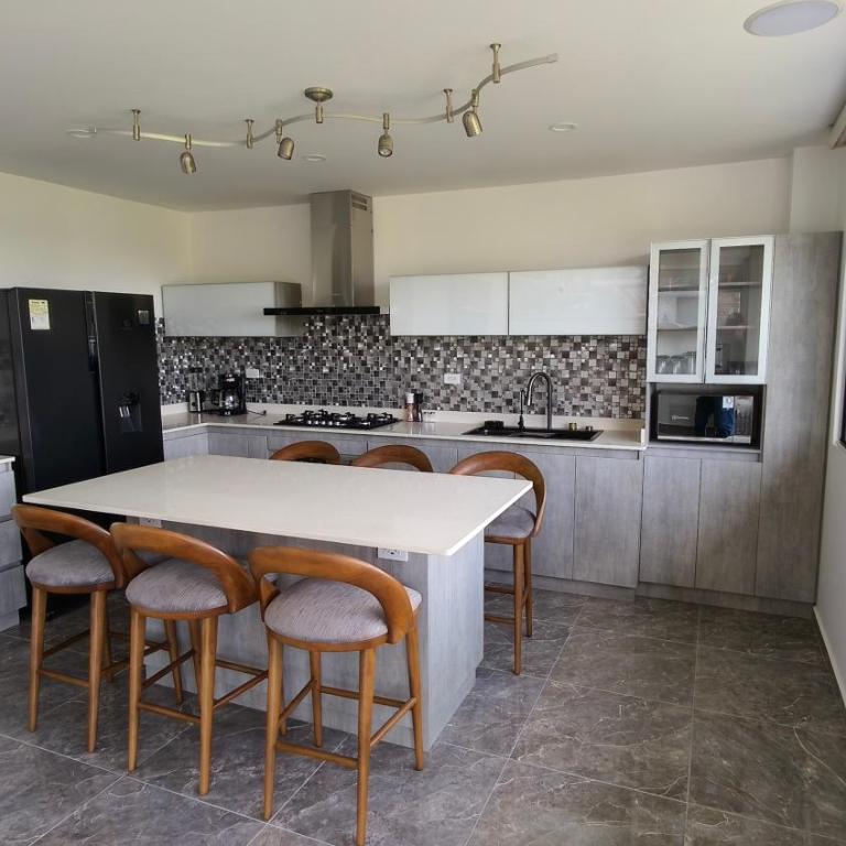 The Palms Hotel - Family Room with Mountain View - 35