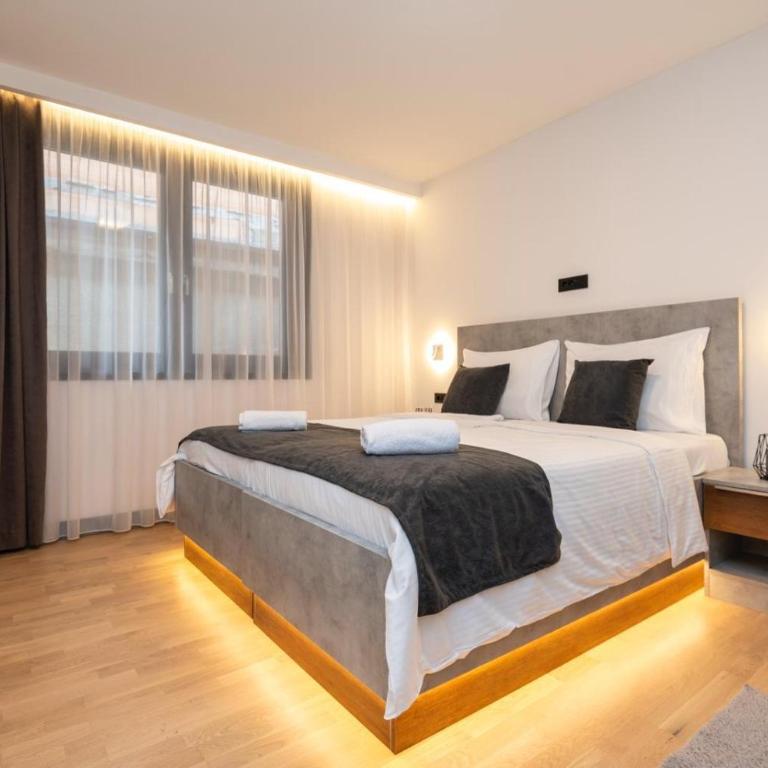 Crystal Apartments Old Town Sarajevo - Deluxe One-Bedroom Apartment - 8
