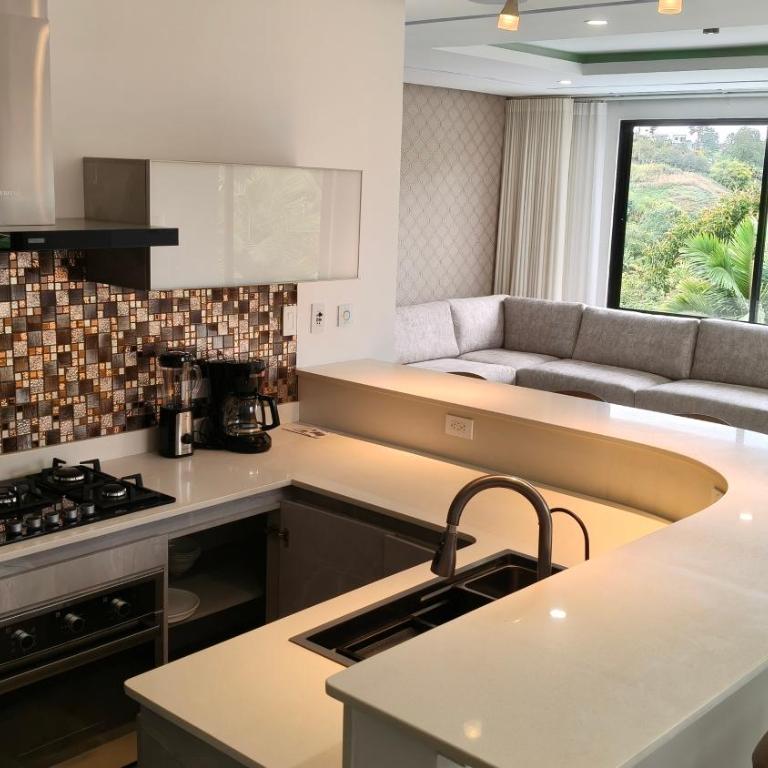 The Palms Hotel - Superior Triple Room - 1