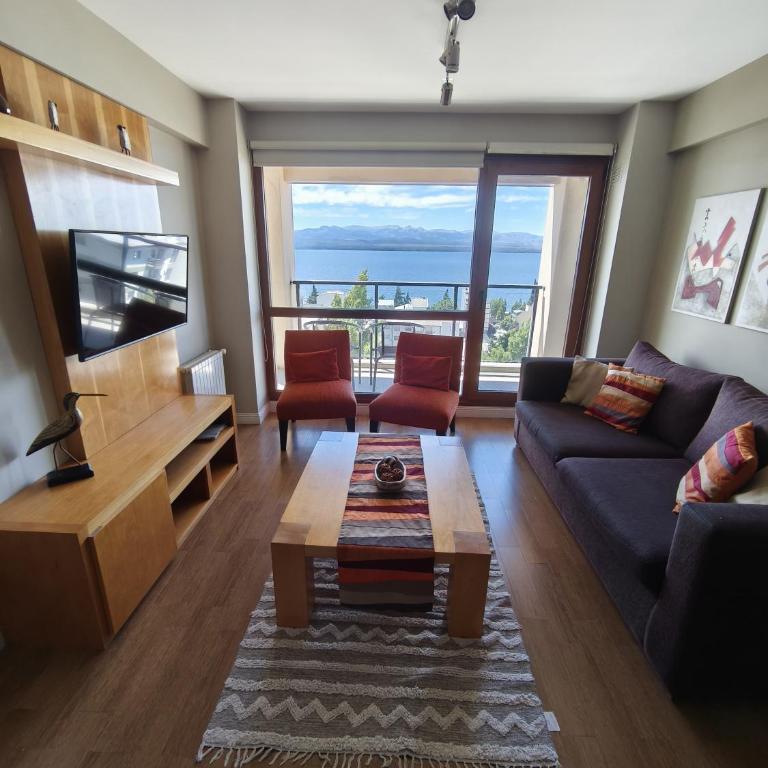 Departamentos Adenhue - Apartamento con vistas al lago - 1