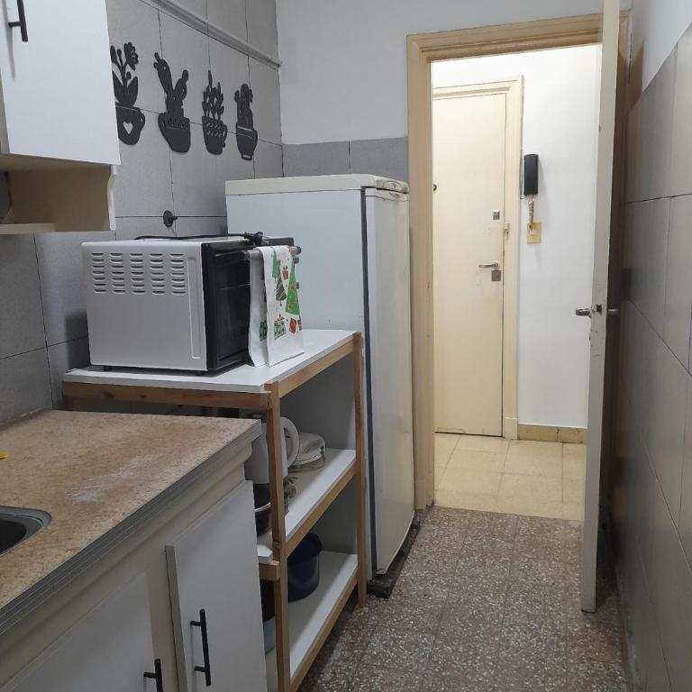 Microcentro Mar del Plata a pasos de la playa y peatonal - One-Bedroom Apartment - 9