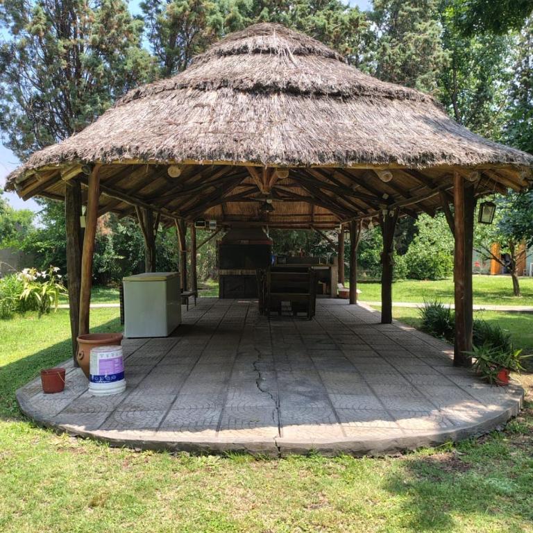 Quinta con pileta y quincho - Two-Bedroom House - 16