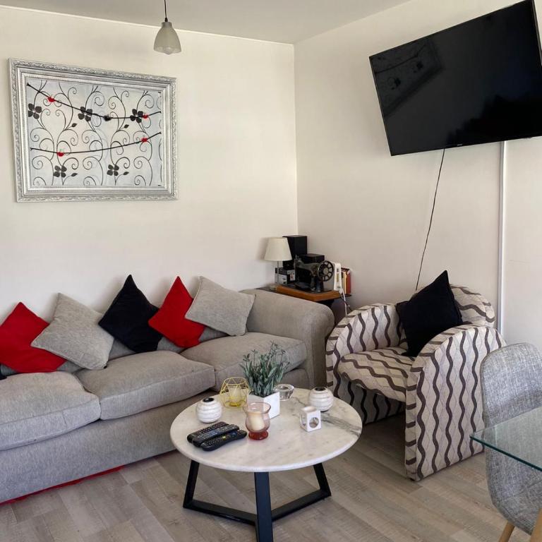 Departamento Avenida Brasil - One-Bedroom Apartment - 12