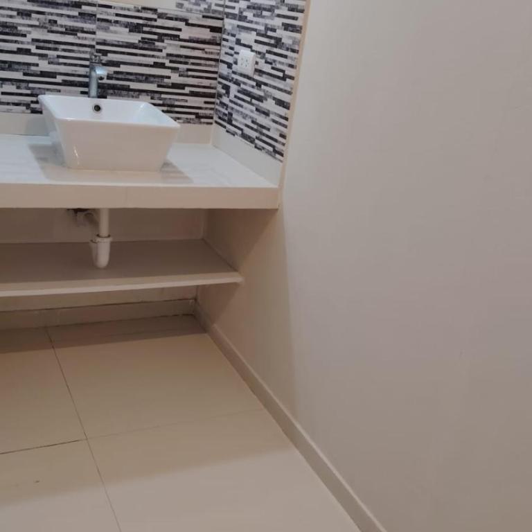 DEPARTAMENTO AMOBLADO En PUNTA HERMOSA - Apartamento de 1 dormitorio - 2