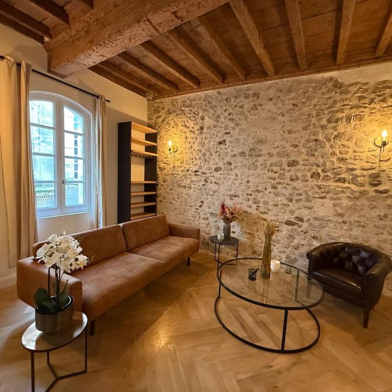 Maison de charme dans le centre historique - Three-Bedroom Apartment - 1