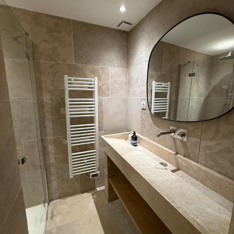 Maison de charme dans le centre historique - Three-Bedroom Apartment - 3