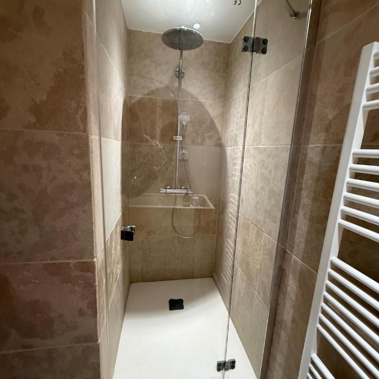 Maison de charme dans le centre historique - Three-Bedroom Apartment - 6