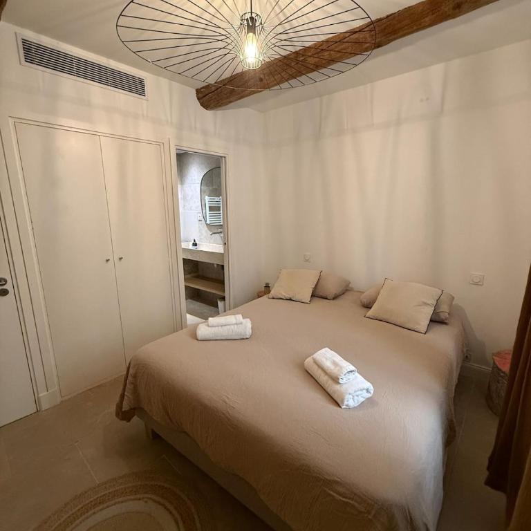 Maison de charme dans le centre historique - Three-Bedroom Apartment - 16