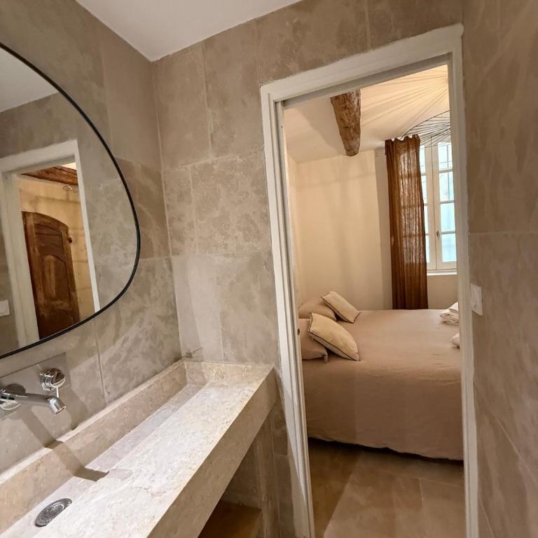 Maison de charme dans le centre historique - Three-Bedroom Apartment - 22