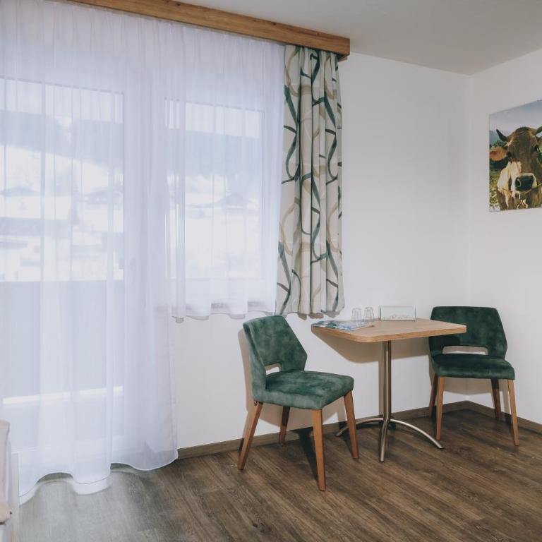Pension Monika, Bed & Breakfast, Kitzsteinhorn views - Doppelzimmer mit Balkon - 29