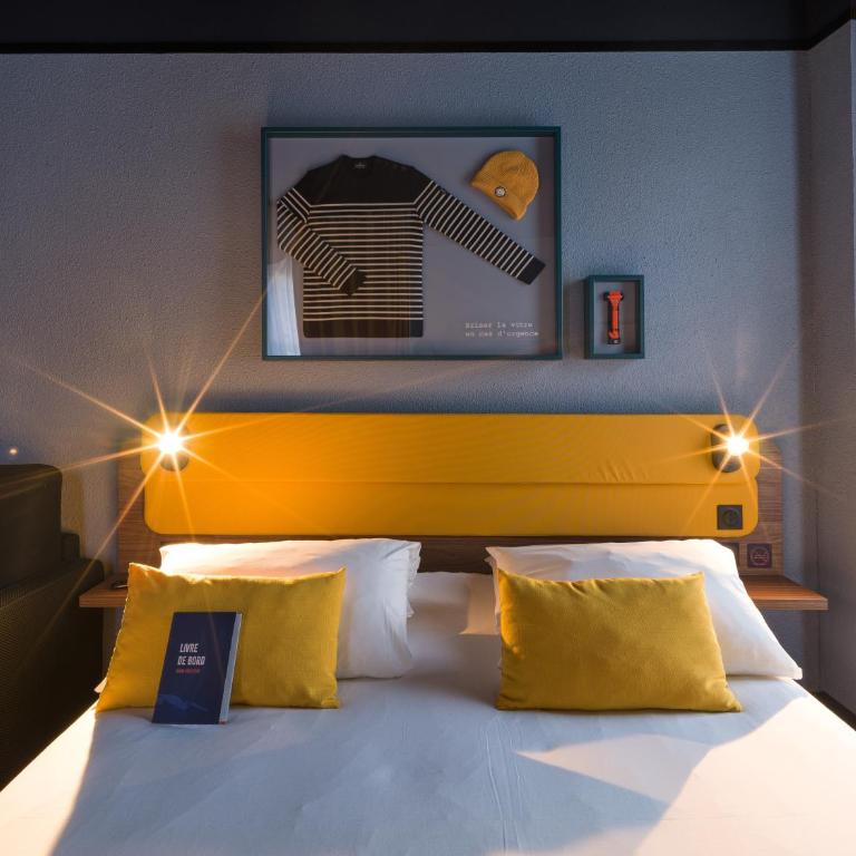 ibis Styles Saint Malo Centre Historique - Deluxe Suite with One Double Bed and Sofa - 12