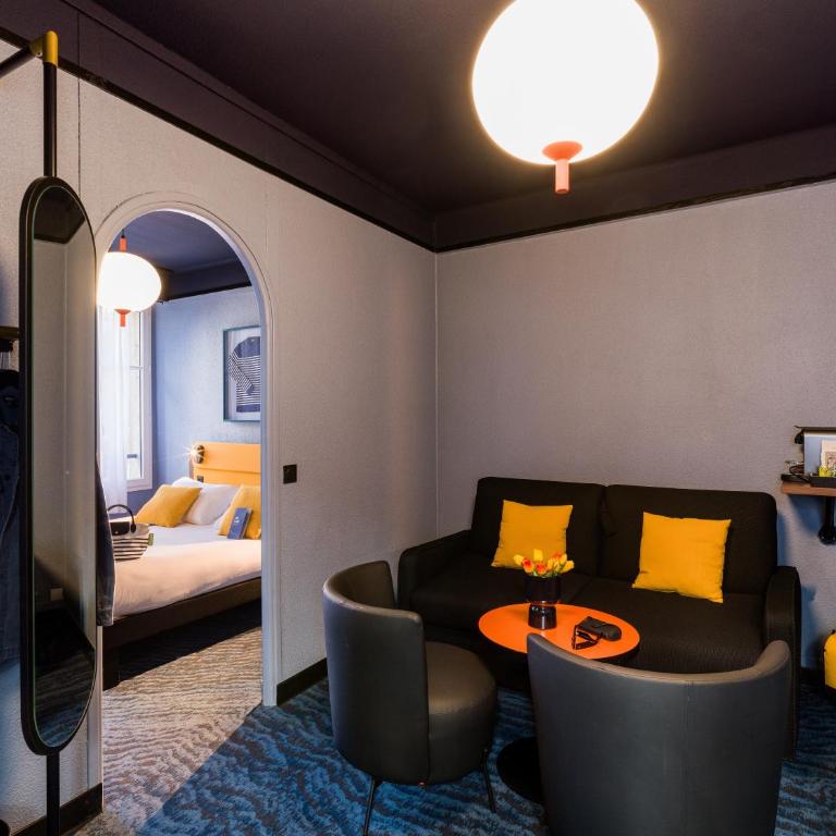 ibis Styles Saint Malo Centre Historique - Deluxe Suite with One Double Bed and Sofa - 13