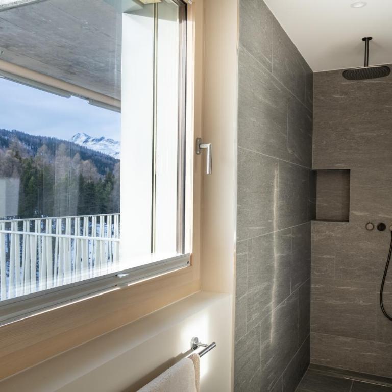 A&Y Signature Lodge St Moritz Pontresina Spa - Apartment mit 3 Schlafzimmern und Bergblick - 21