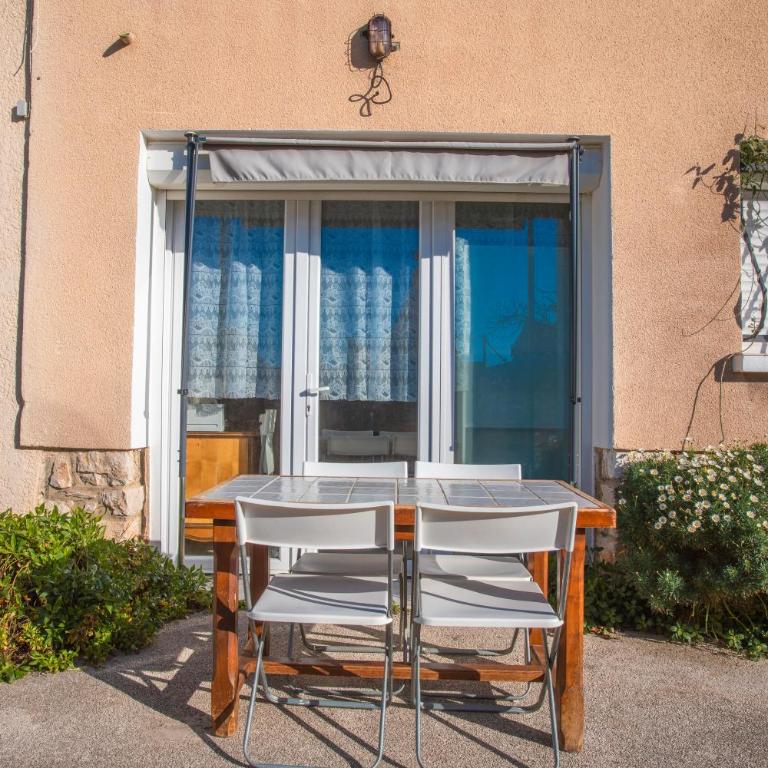 Studio climatisé proche parking gratuit, commerces et plages - Studio avec Terrasse - 3