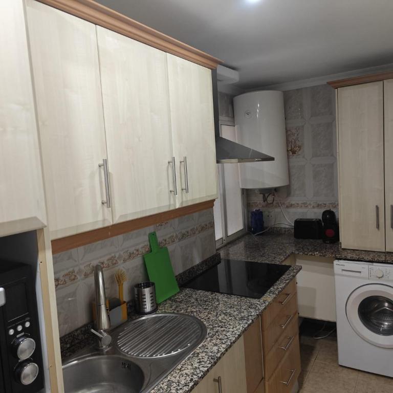 Apartamento 2 dormitorios en centro histórico de Málaga, junto a Plaza de la Merced - Two-Bedroom Apartment - 9