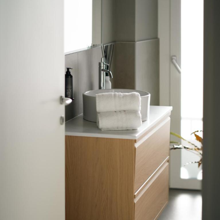 The Balcony Premium Apartment - 3 Min Walk to Bernina Express & Station - Apartment mit 1 Schlafzimmer, Balkon und Bergblick - 17