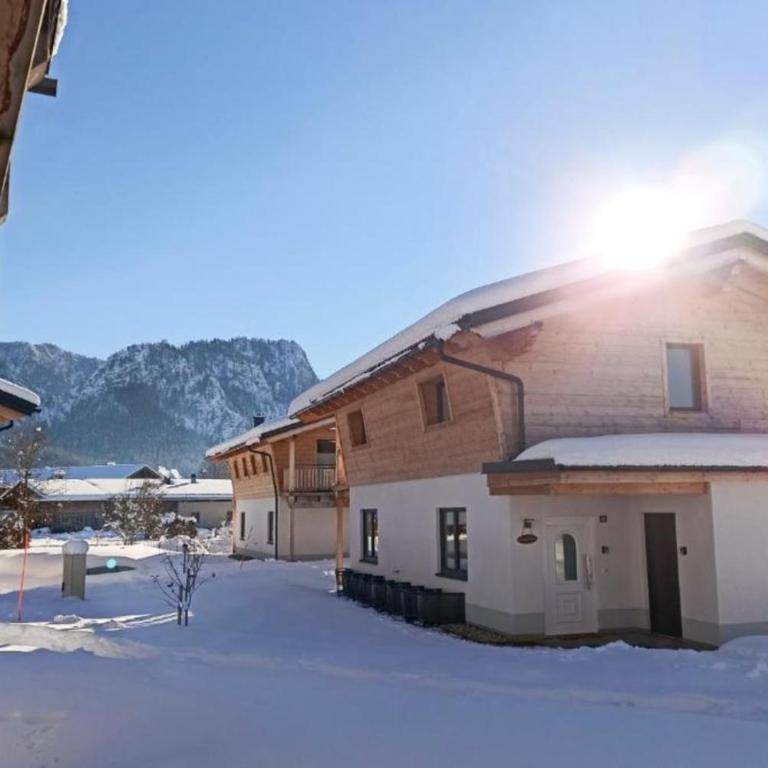 Luxalps- Chalets Inzell- Sauna- Skifahren- Wandern- Natur- Chiemgau Card - Chalet No 8 & 16 mit Hot Pot - Chalet mit 3 Schlafzimmern - 35