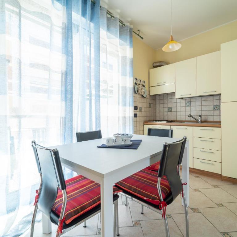 Sea Vibes Apartment - Two-Bedroom Apartment with Terrace - 35