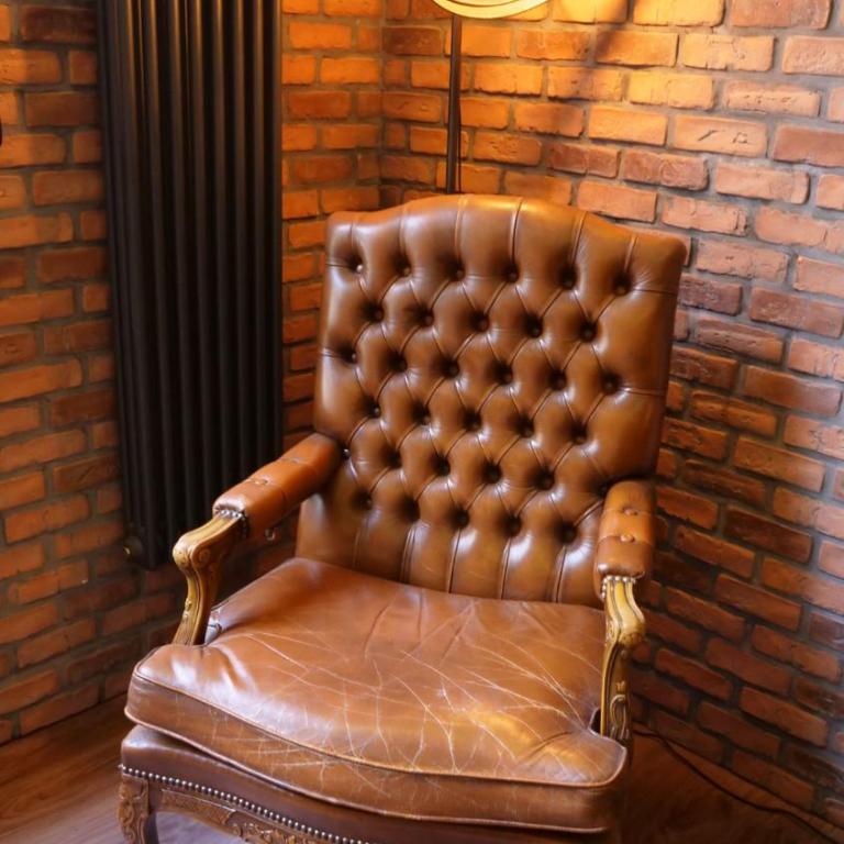 Love Room & Speakeasy - One-Bedroom Apartment - 6