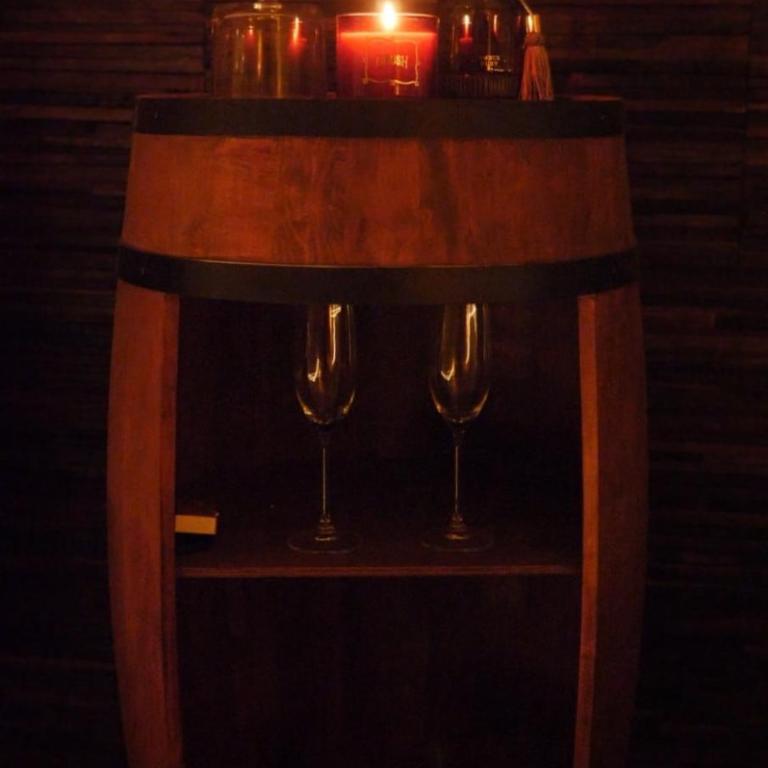 Love Room & Speakeasy - One-Bedroom Apartment - 8