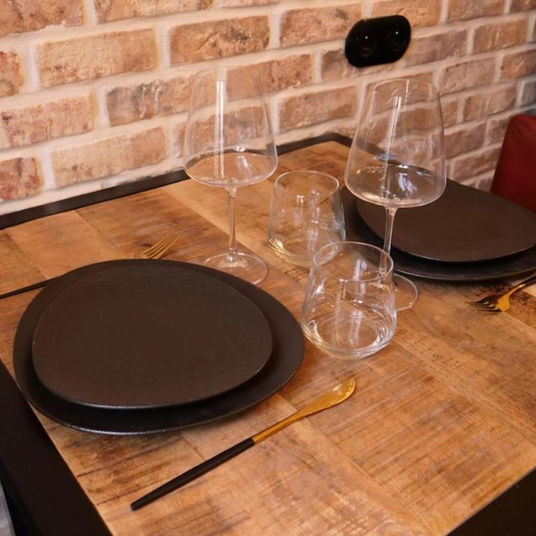 Love Room & Speakeasy - One-Bedroom Apartment - 67