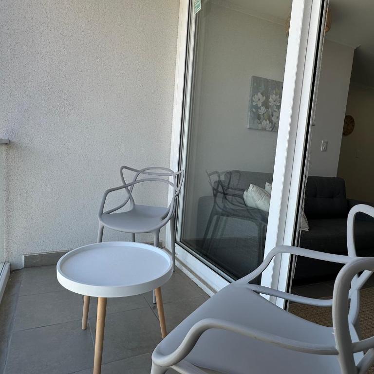 Departamento 8vo piso con piscina con orientación oriente cercano a playa El Faro - Two-Bedroom Apartment - 7