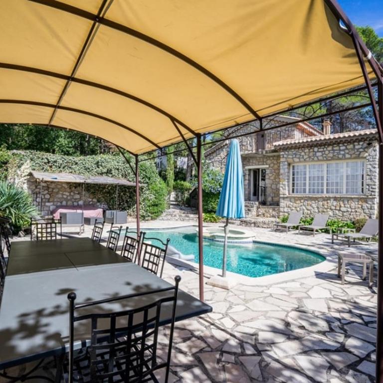 Charming villa - perfectly located - Villa with Private Pool - 4