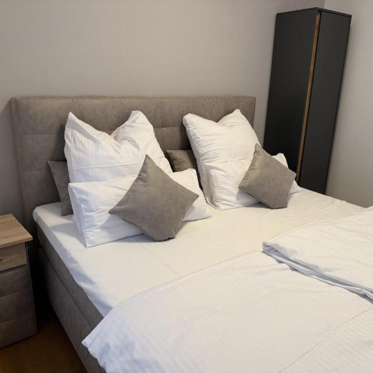 GoldenKey-Suites - Luxury Suite 'Rathausplatz' - Overlooking the Main Square - Air Conditioning & Elevator - Apartamento - 7