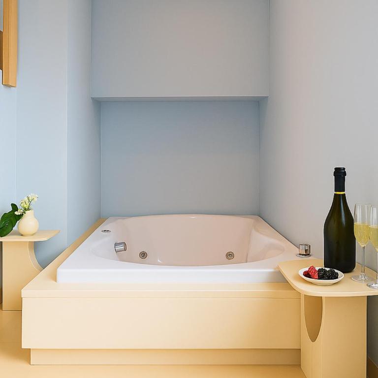Moderno Hotel Roma - Adults Only - Suite con Vasca Idromassaggio - 2