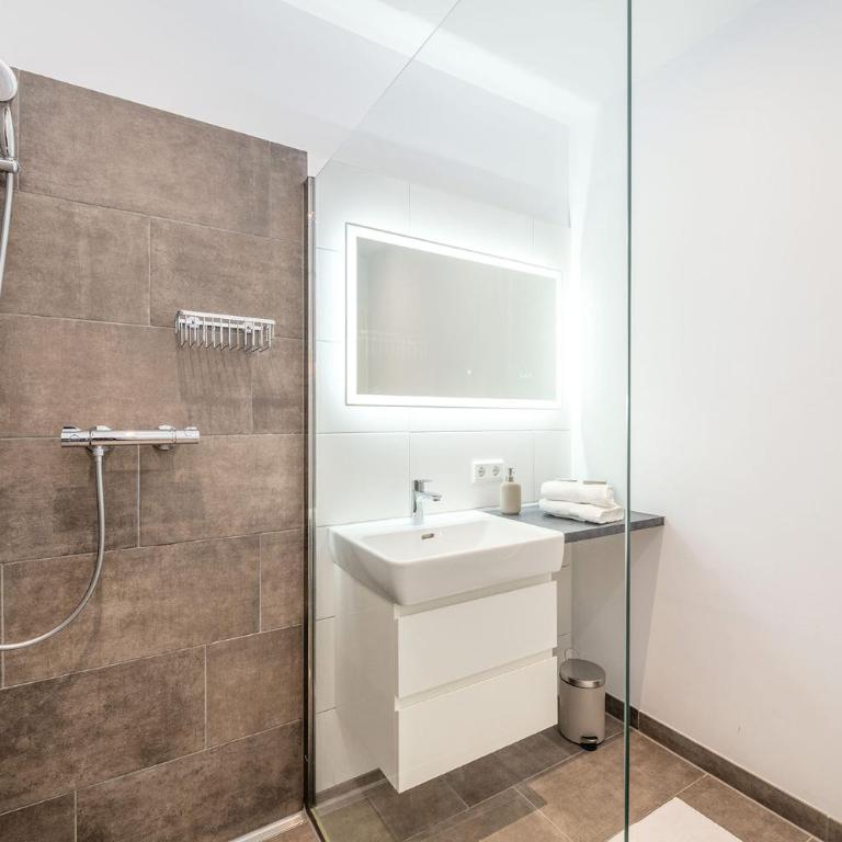 Drei Berge Panorama Suites - by myNests - Two-Bedroom Apartment with Mountain View - 20