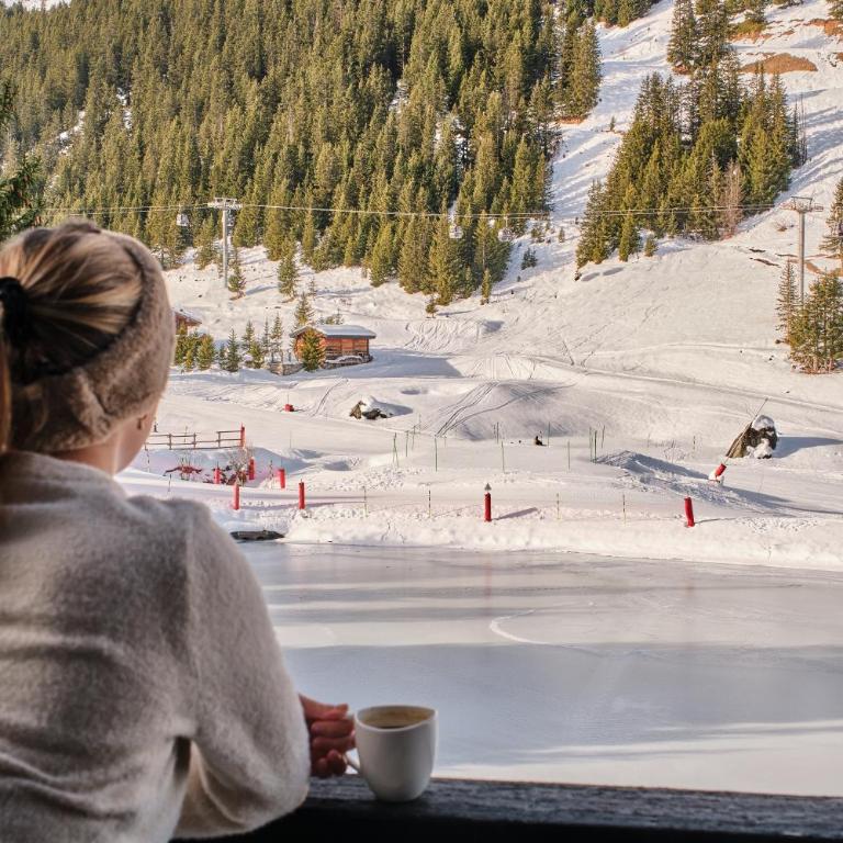 Lake Hotel Courchevel 1850 - Chambre Double Privilège avec Balcon - Vue sur Lac - 1