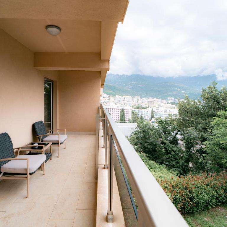 Hotel Harmonia by Dukley - Comfor Suite with Balcony & Partial Sea View - 1