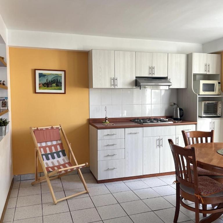 Confortable and central - Two-Bedroom Apartment - 3