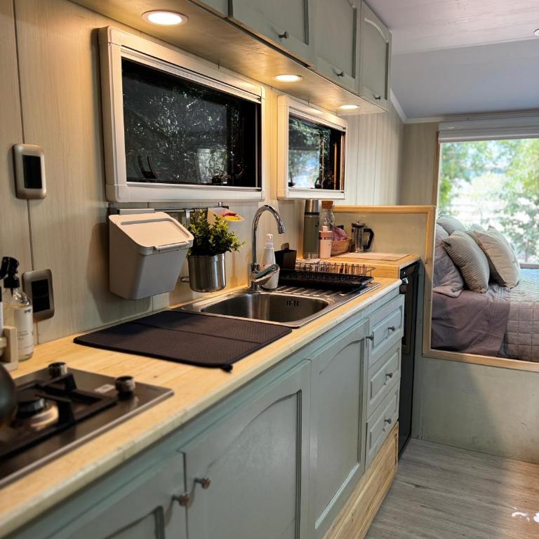 RoOn Trailer - One-Bedroom Apartment - 1