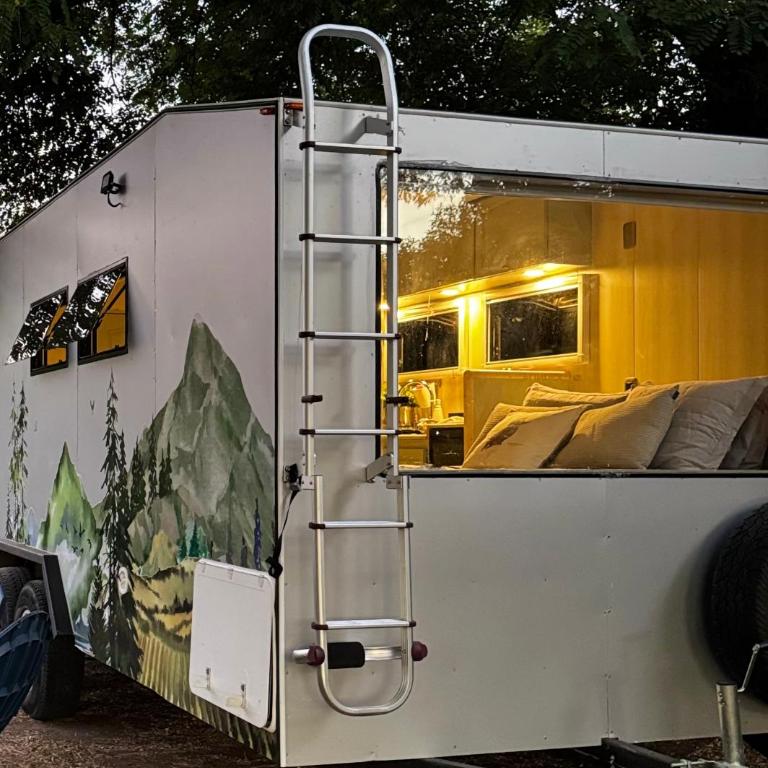 RoOn Trailer - One-Bedroom Apartment - 3