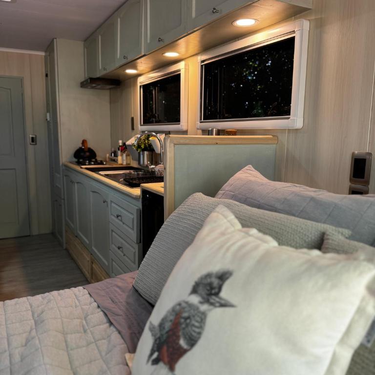 RoOn Trailer - One-Bedroom Apartment - 4