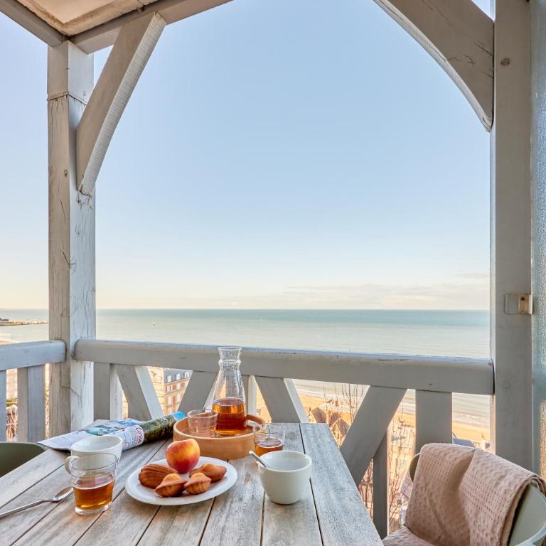 Résidence Pierre & Vacances Les Tamaris - Superior Studio with Sleeping Alcove, Balcony and Sea View (4 People) - 1