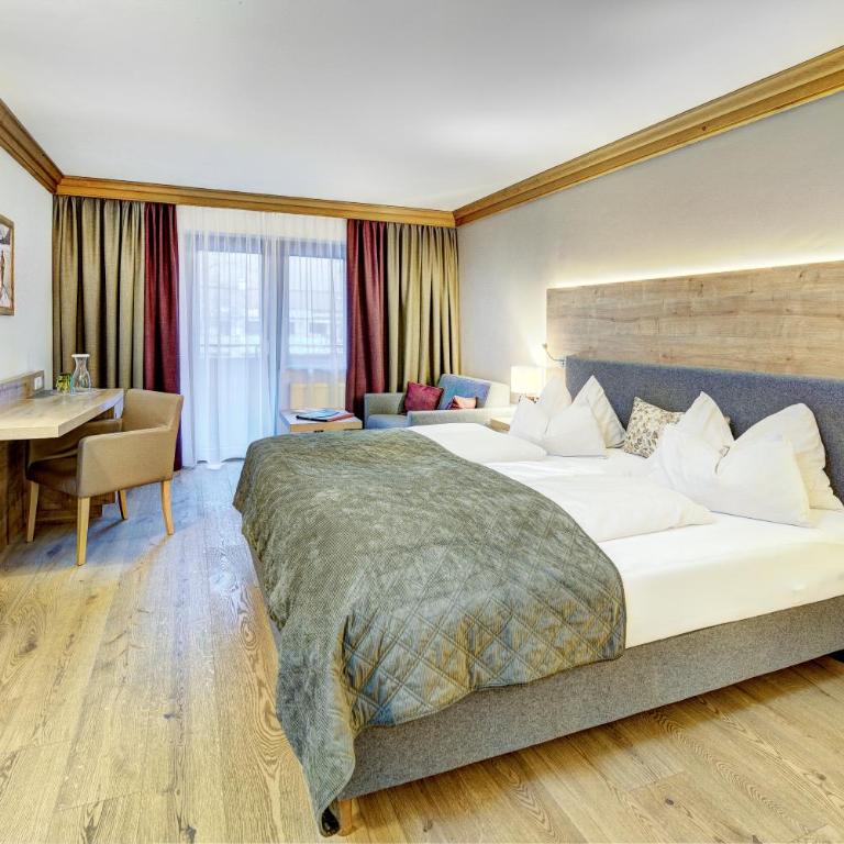 Hotel Unterhof - Doppelzimmer mit Bergblick - 1