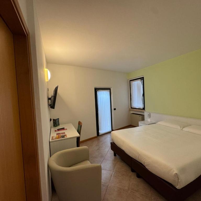 Hotel Bel Sito Peschiera - Camera Quadrupla - Dependance Senza Ascensore - 2