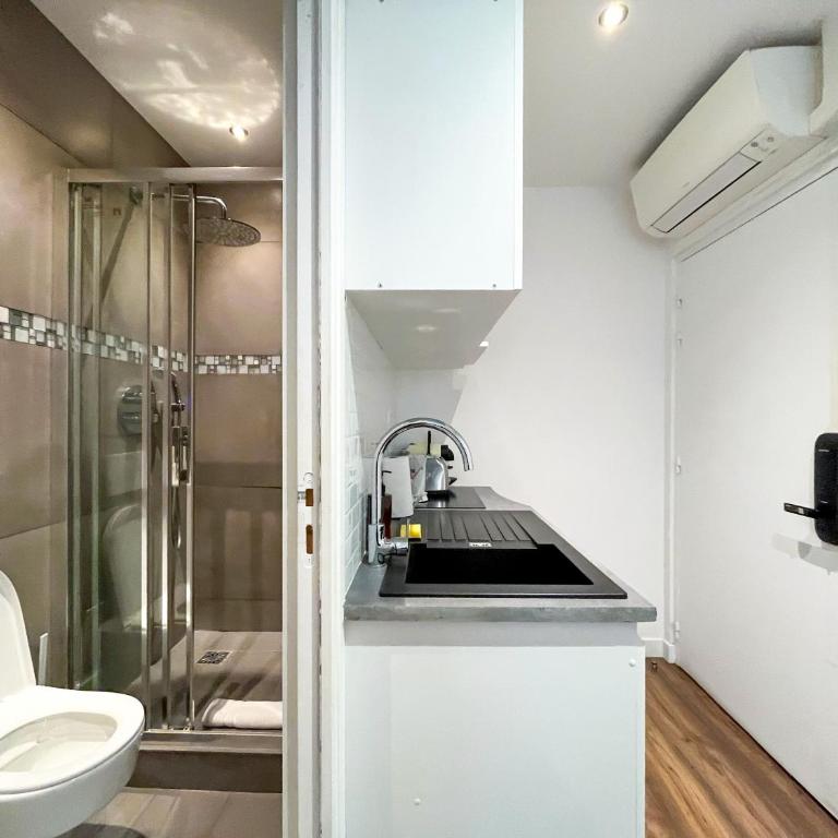 UrbanFlat 209 - Beautiful Studio in the center of Paris - Studio - 12